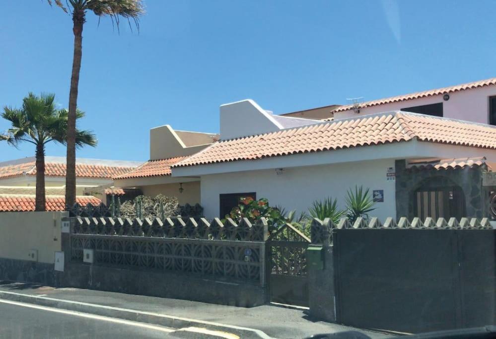 Los Cisnes Encantadora Casa Con Jardin Y Estudio Vista Al Mar El Medano  Exterior photo